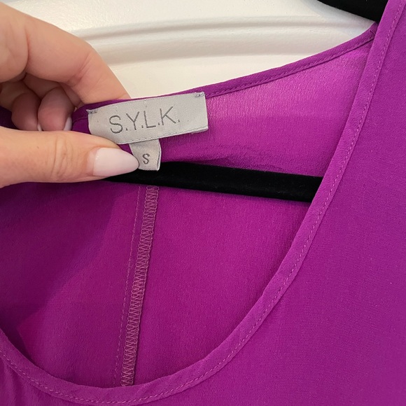 100% Silk Purple Blouse with Winged Sleeves - Picture 4 of 7